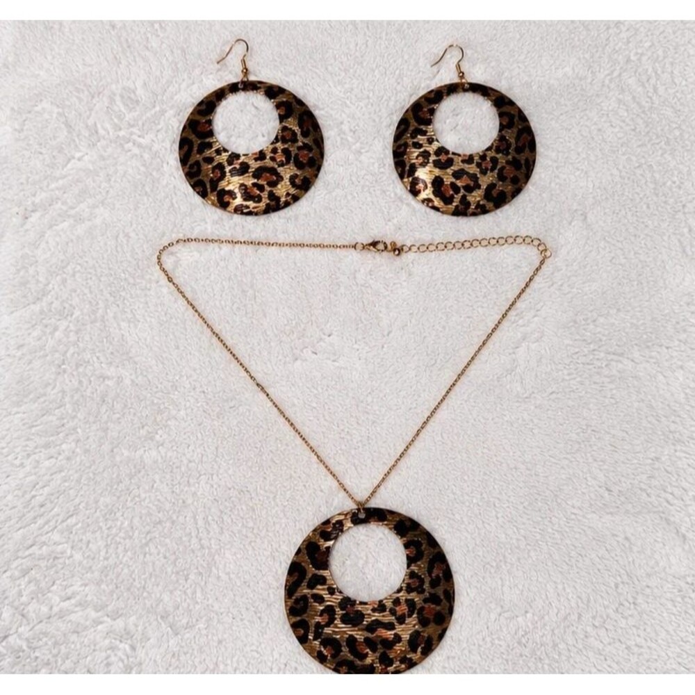 3 Piece Leopard Print Jewelry Set Gold Circle Pendant Necklace Dangle Earrings
